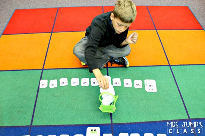 Fun frog lesson plans in a nonfiction unit about frogs. Students read and write about frogs, play math and literacy games, and create a craft, too!