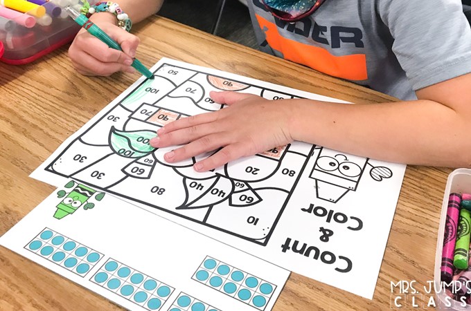 Engaging math centers for you to easily target and differentiate math standards for your kindergarten students.