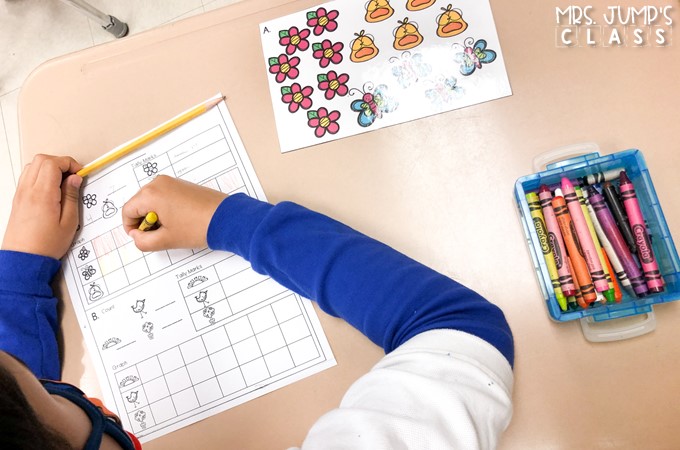 These centers for kindergarten are perfect for Spring! Printable and easy to prep centers for students to practice math and literacy skills.