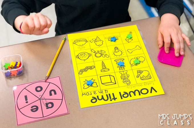 These centers for kindergarten are perfect for Spring! Printable and easy to prep centers for students to practice math and literacy skills.