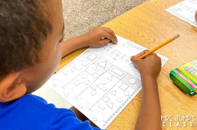 Kindergarten math lesson plans for teaching numbers to 5, 2D shapes, and 3D shapes. This resource provides detailed instruction for your first 4 weeks of math!